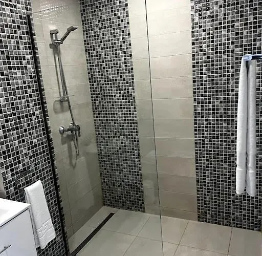 Romeo's Beachfront By Loft, Opera And White Tower Апартаменты