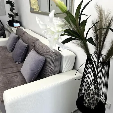 Lägenhet Romeo's Beachfront By Loft, Opera And White Tower *