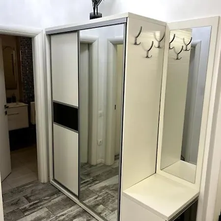 Romeo's Beachfront By Loft, Opera And White Tower Mamaia