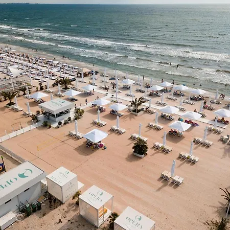 Romeo's Beachfront By Loft, Opera And White Tower Apartamento Mamaia