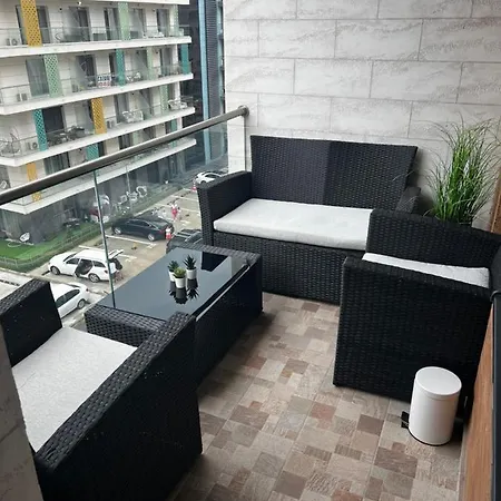 Romeo's Beachfront By Loft, Opera And White Tower Lägenhet Mamaia