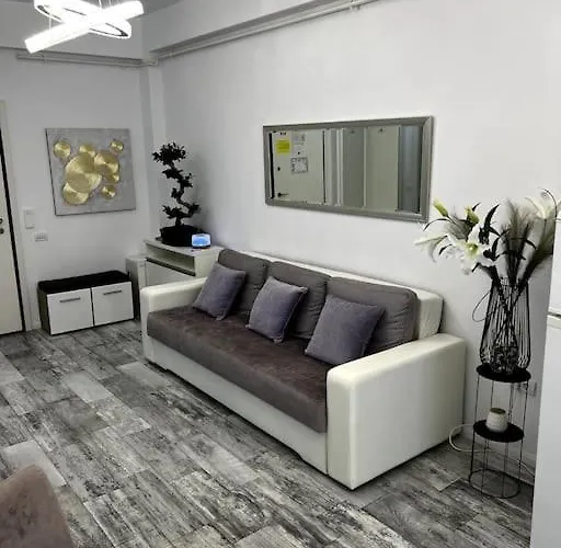 Romeo's Beachfront By Loft, Opera And White Tower Appartement